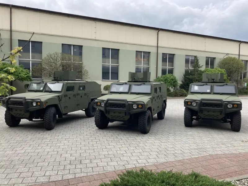Польша получила первые корейские броневики KLTV