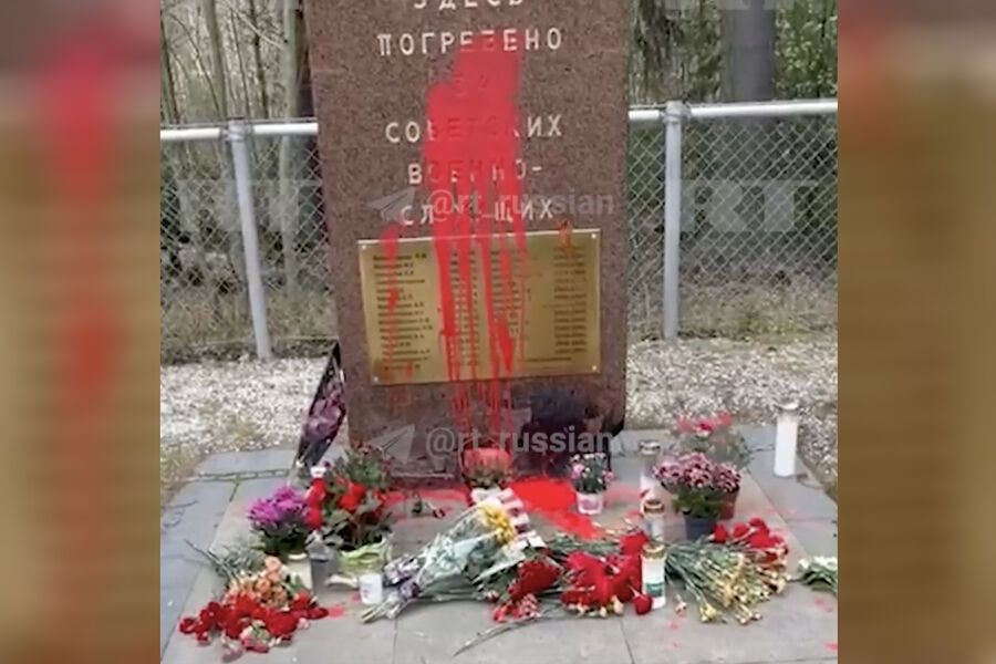 В Хельсинки осквернили памятник советским воинам